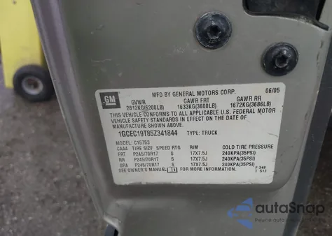 2005 Chevrolet Silverado 1500 Ls z USA, uszkodzony, nr VIN 1GCEC19T85Z341844